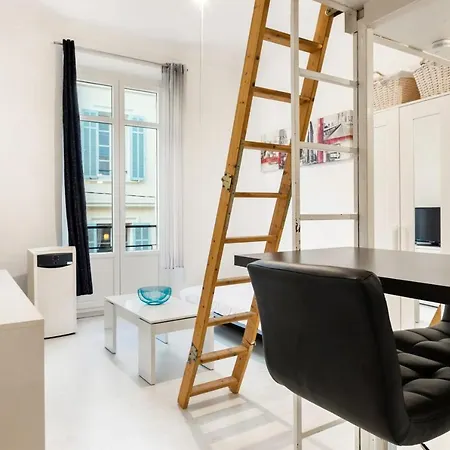 Modern Cosy Studio In Cannes, With Great Transportation Links *